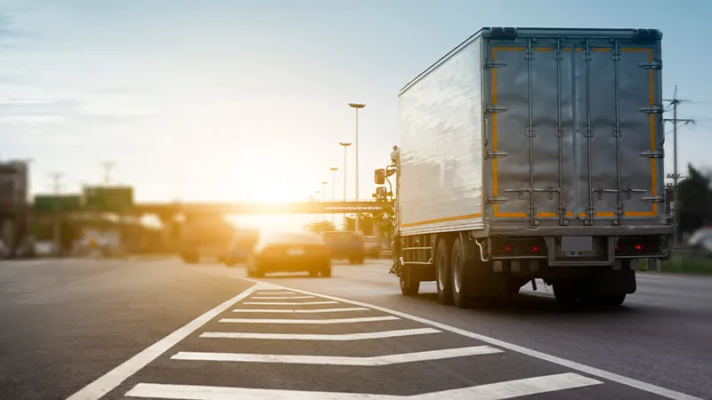 ISS ou ICMS no transporte: defina o imposto correto na sua operação